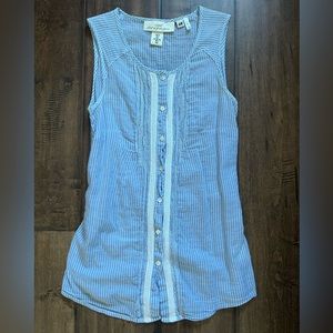 Blue blouse with lace